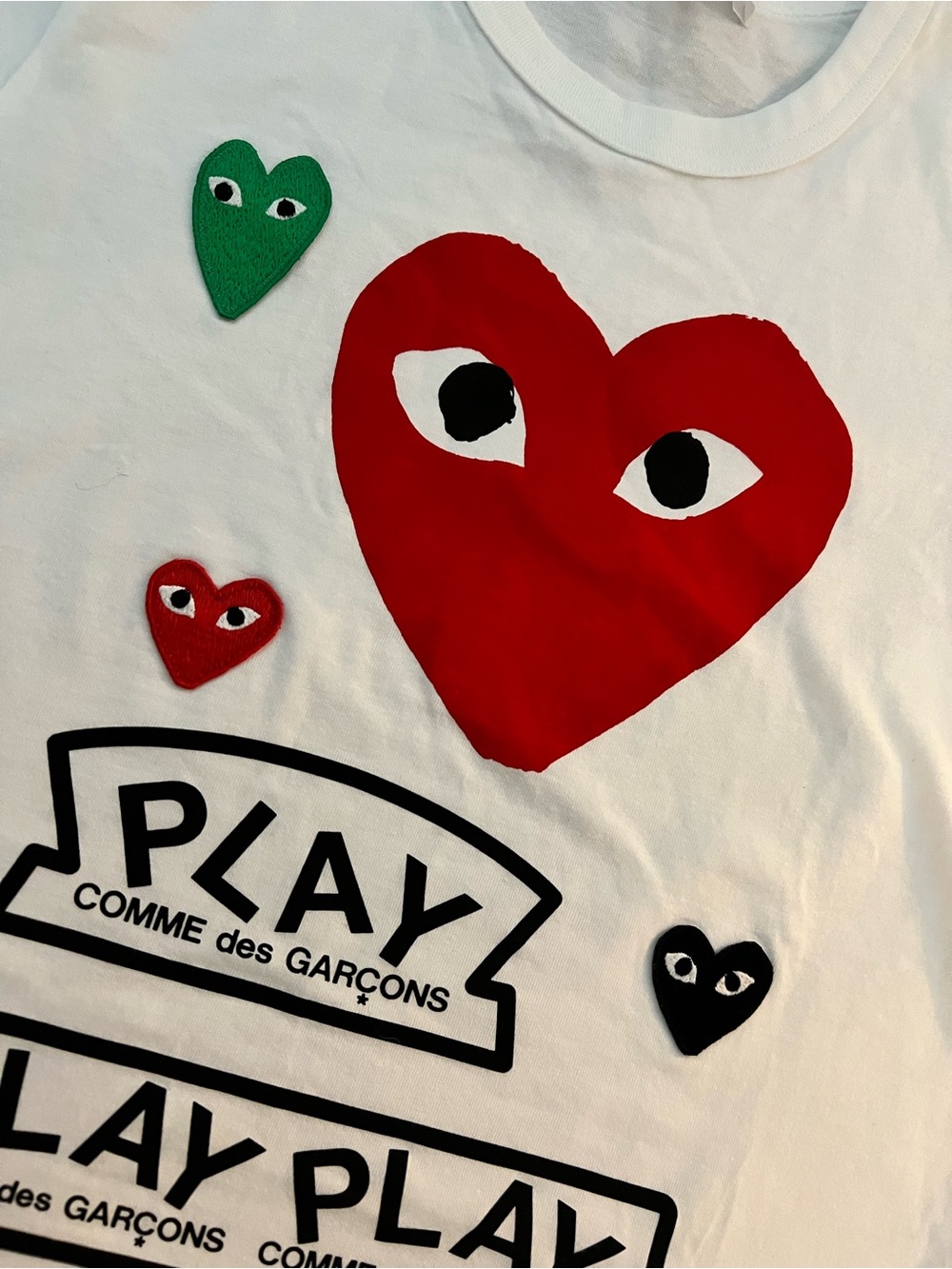 New w/tag COMME des GARÇONS PLAY Multiple Heart Logo T-Shirt women’s Medium - Picture 4 of 4